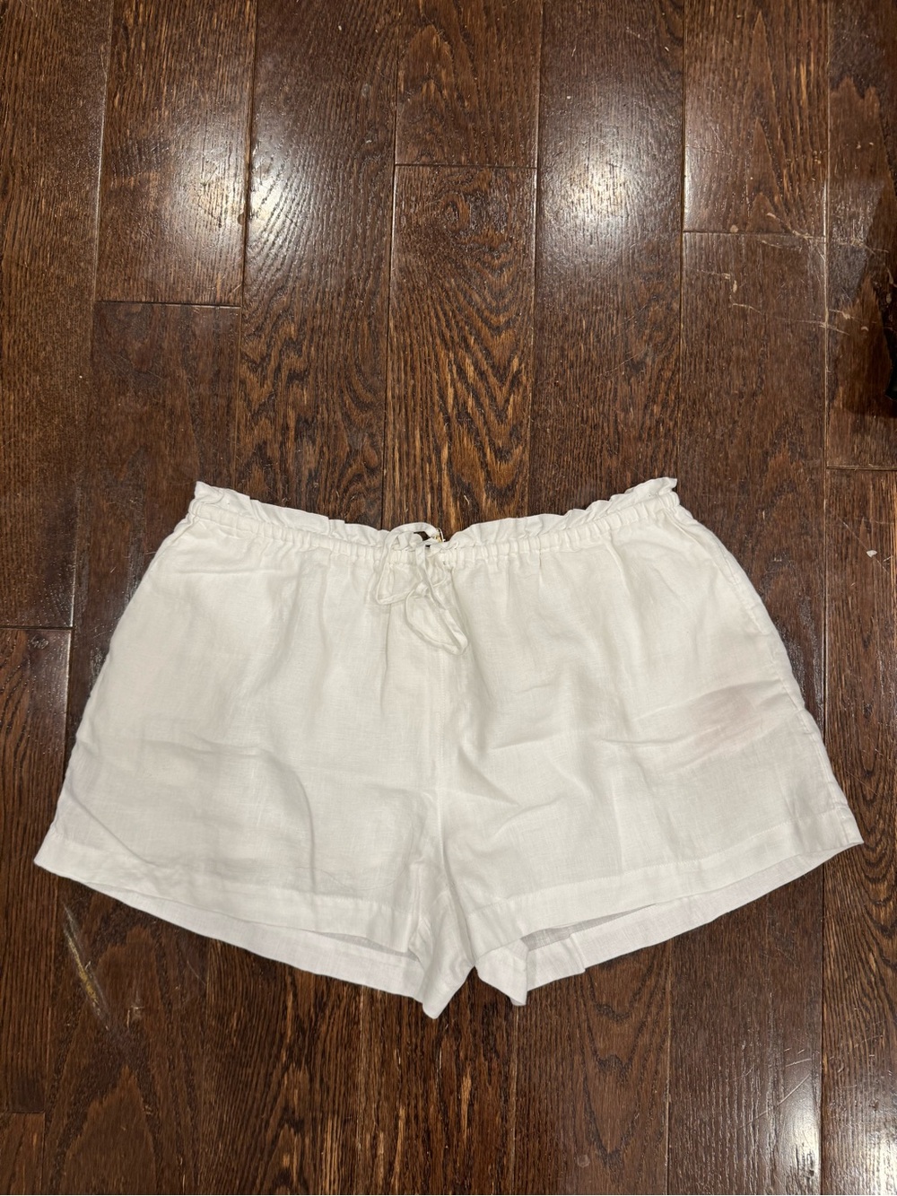 White Bay Linen Drawstring Shorts by Heidi Klein - Picture 4 of 5